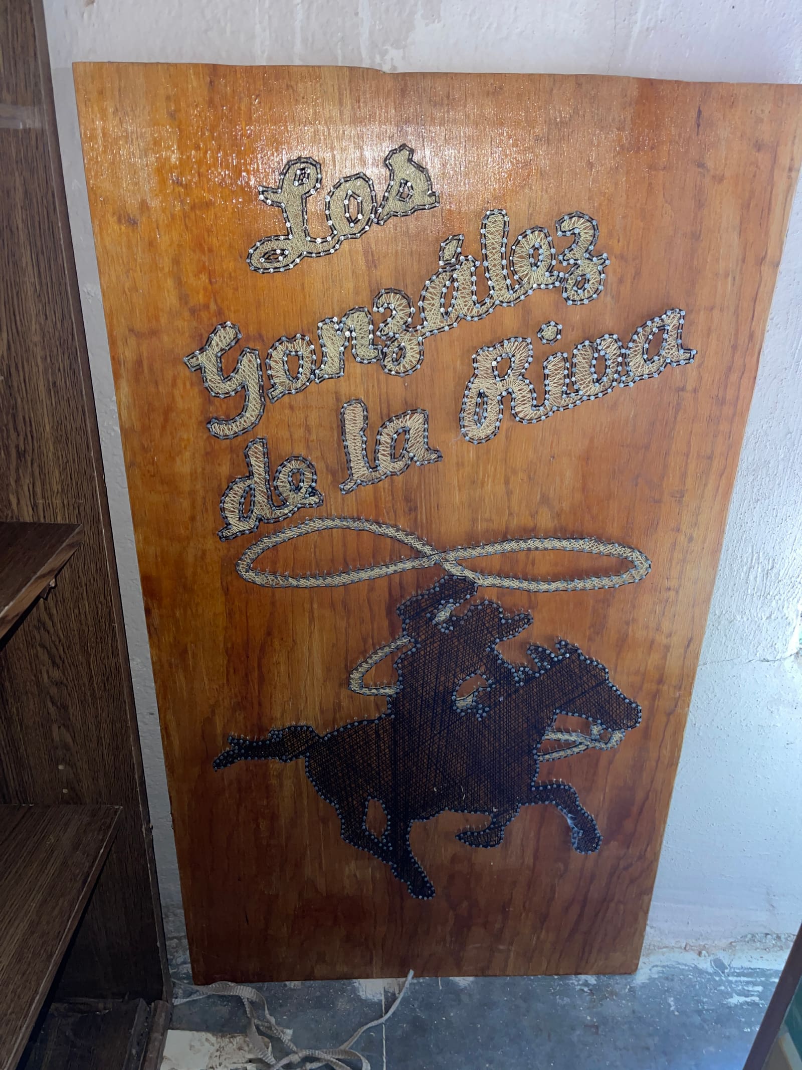 Los González de la Riva family sign